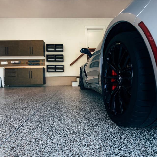 Metallic system floor