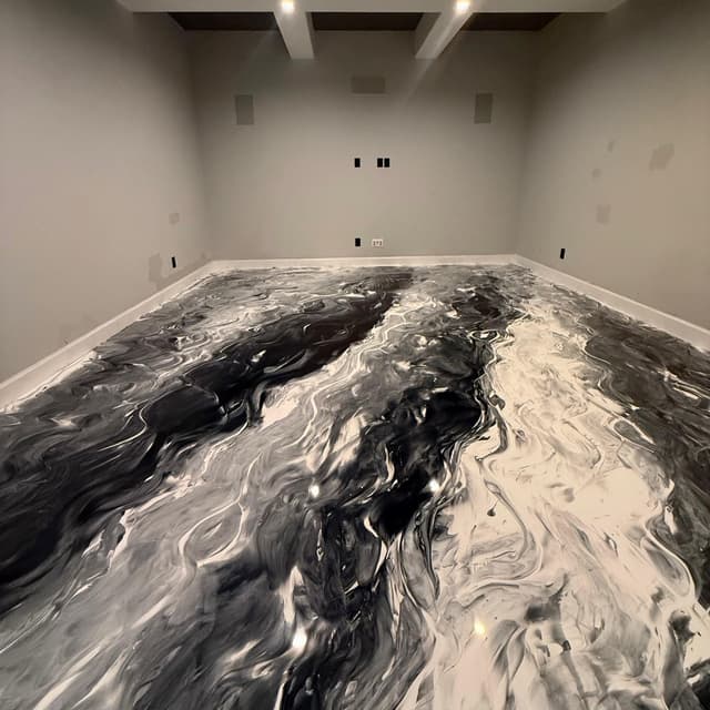 Metallic system floor
