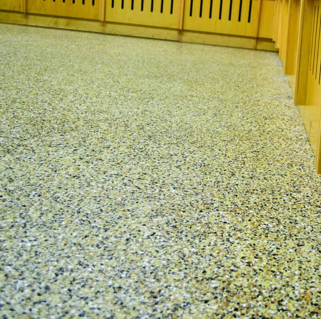 Metallic system floor