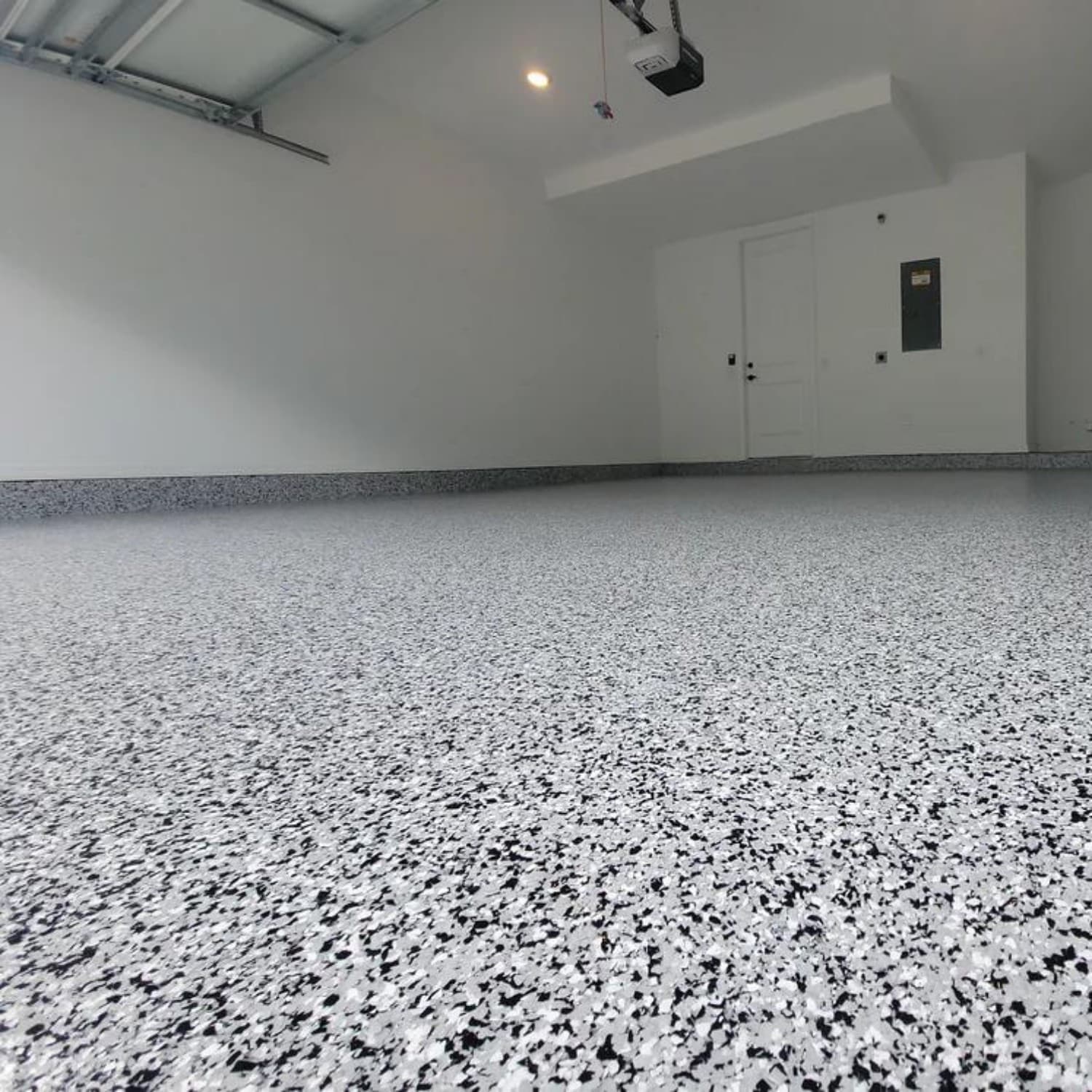 Advantages of Flake Epoxy Flooring