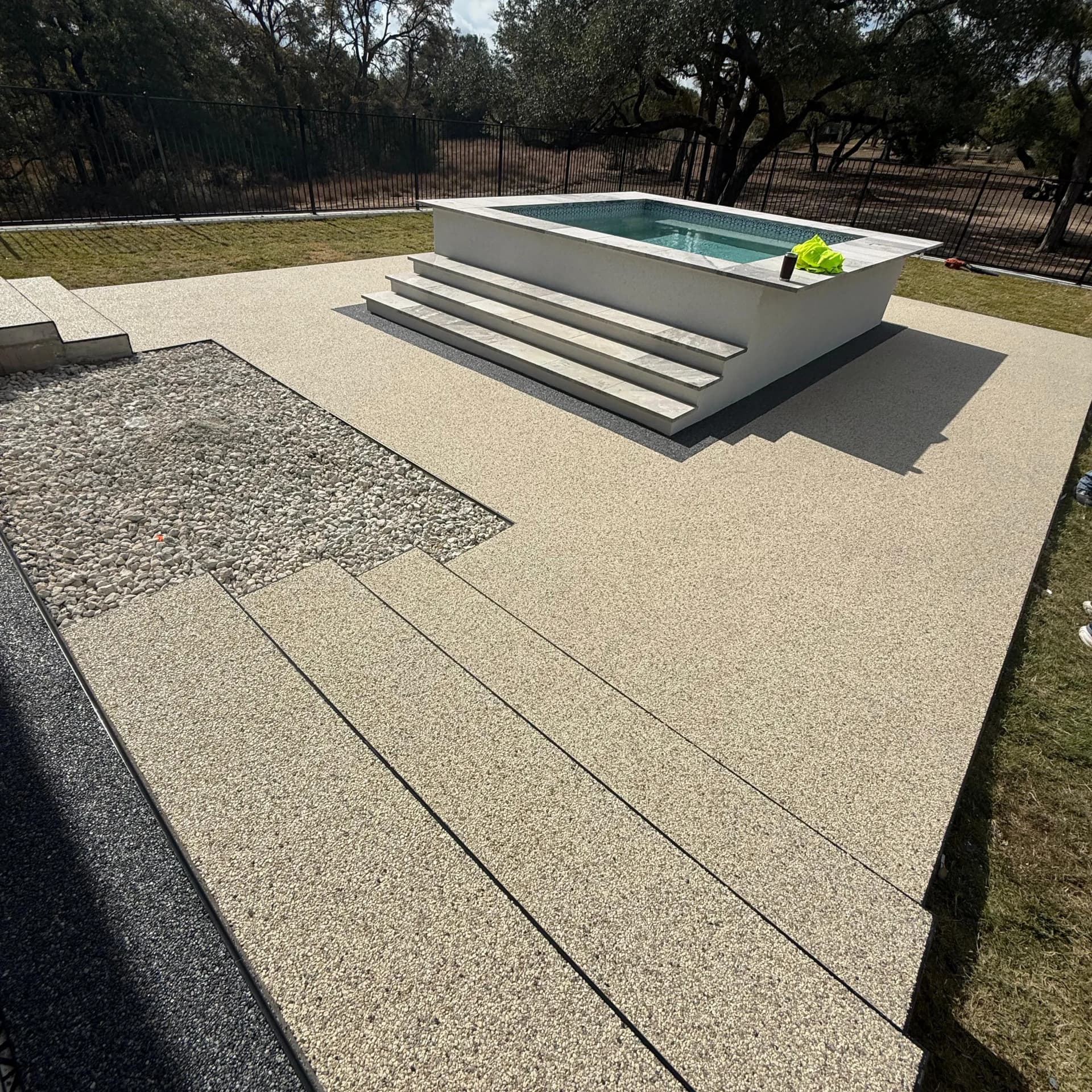 Benefits of the Resin Rock Resin Bound System