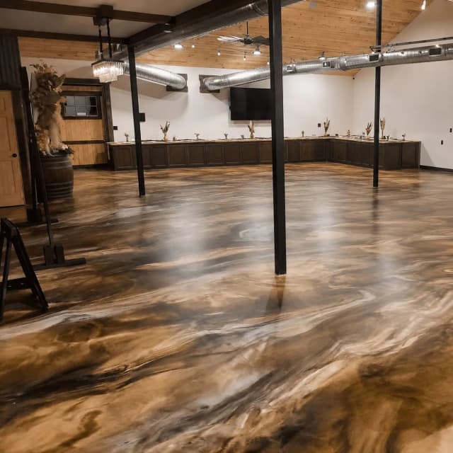 Metallic system floor