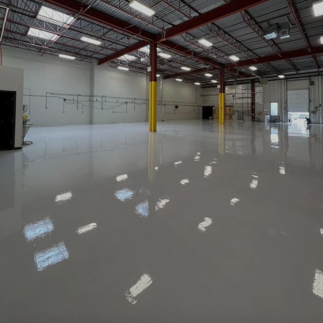 Metallic system floor